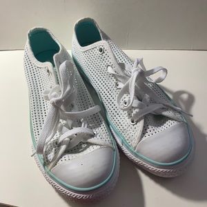Converse all stars white size 4